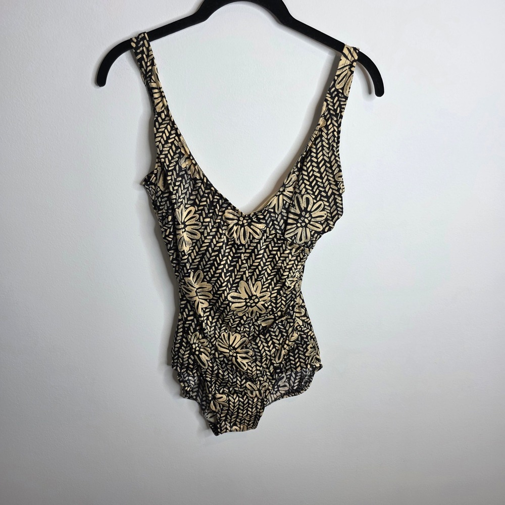 Elizabeth Stewart Swimsuit Womens 10‎